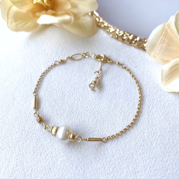 pearl bracelet