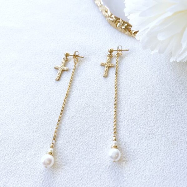 Pearl earrings