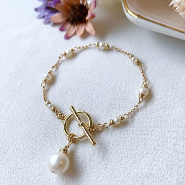 pearl bracelet