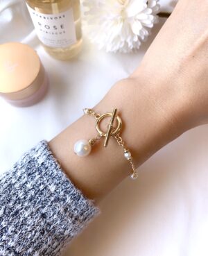 pearl bracelet