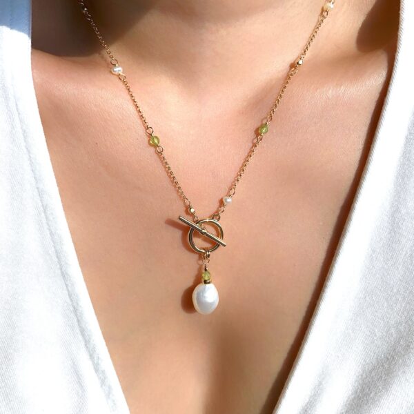 pearl and peridot necklace