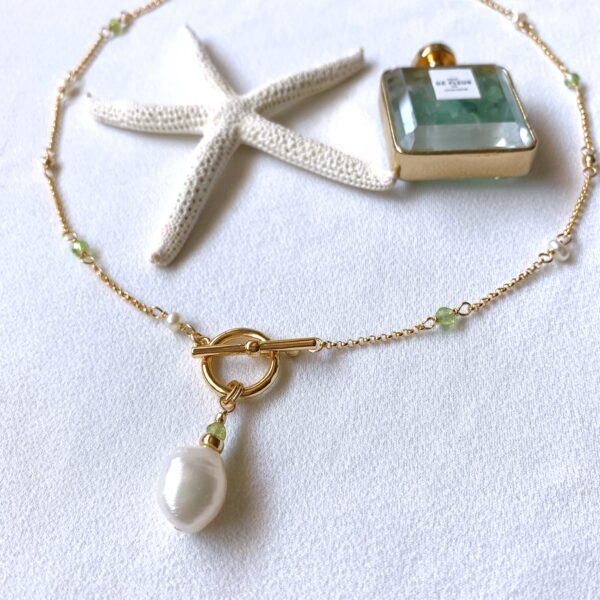 Peridot and baroque white pearl toggle necklace - Image 2