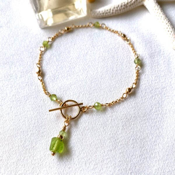 Aiai peridot toggle bracelet - Image 4