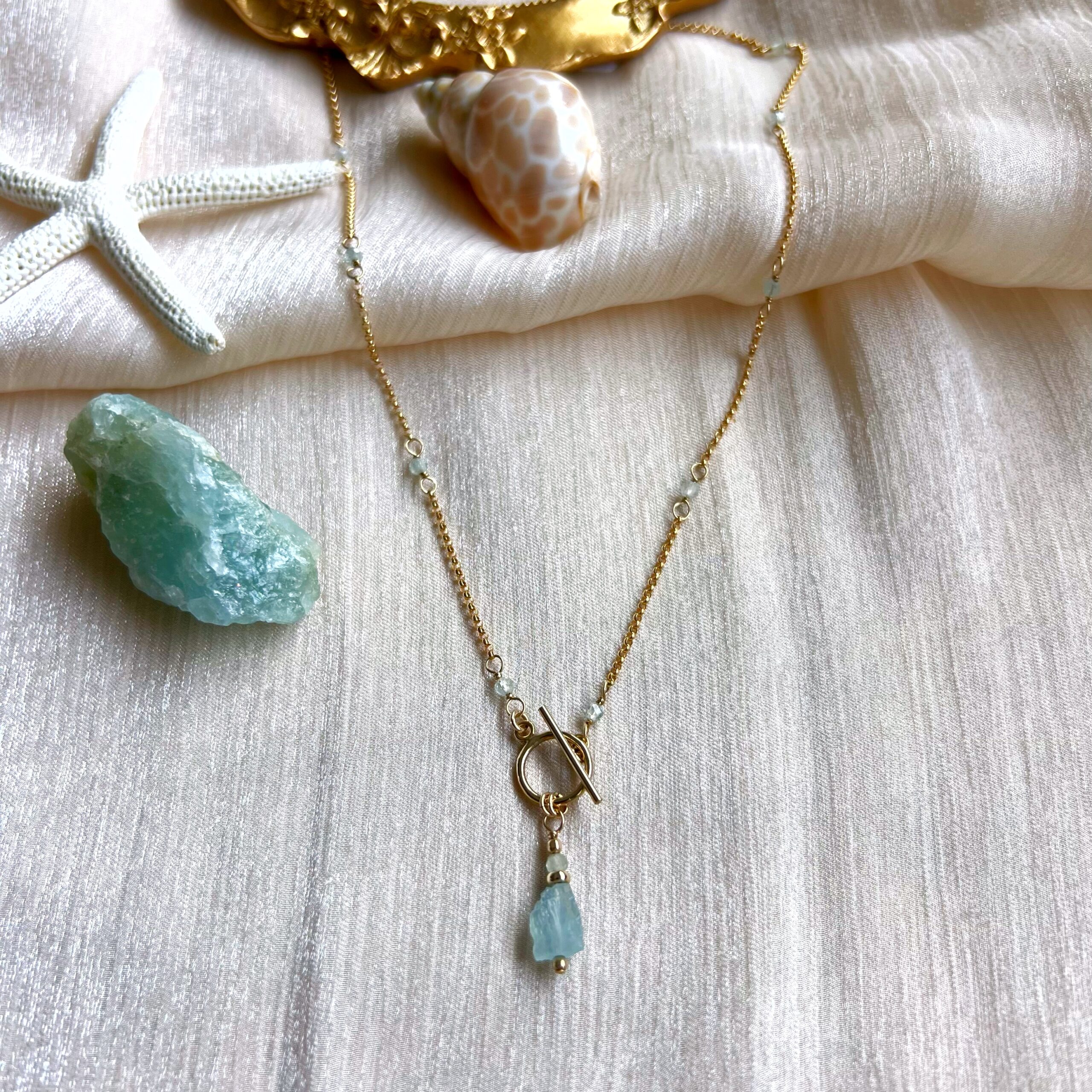 Rough cut aquamarine dainty toggle necklace - Image 4