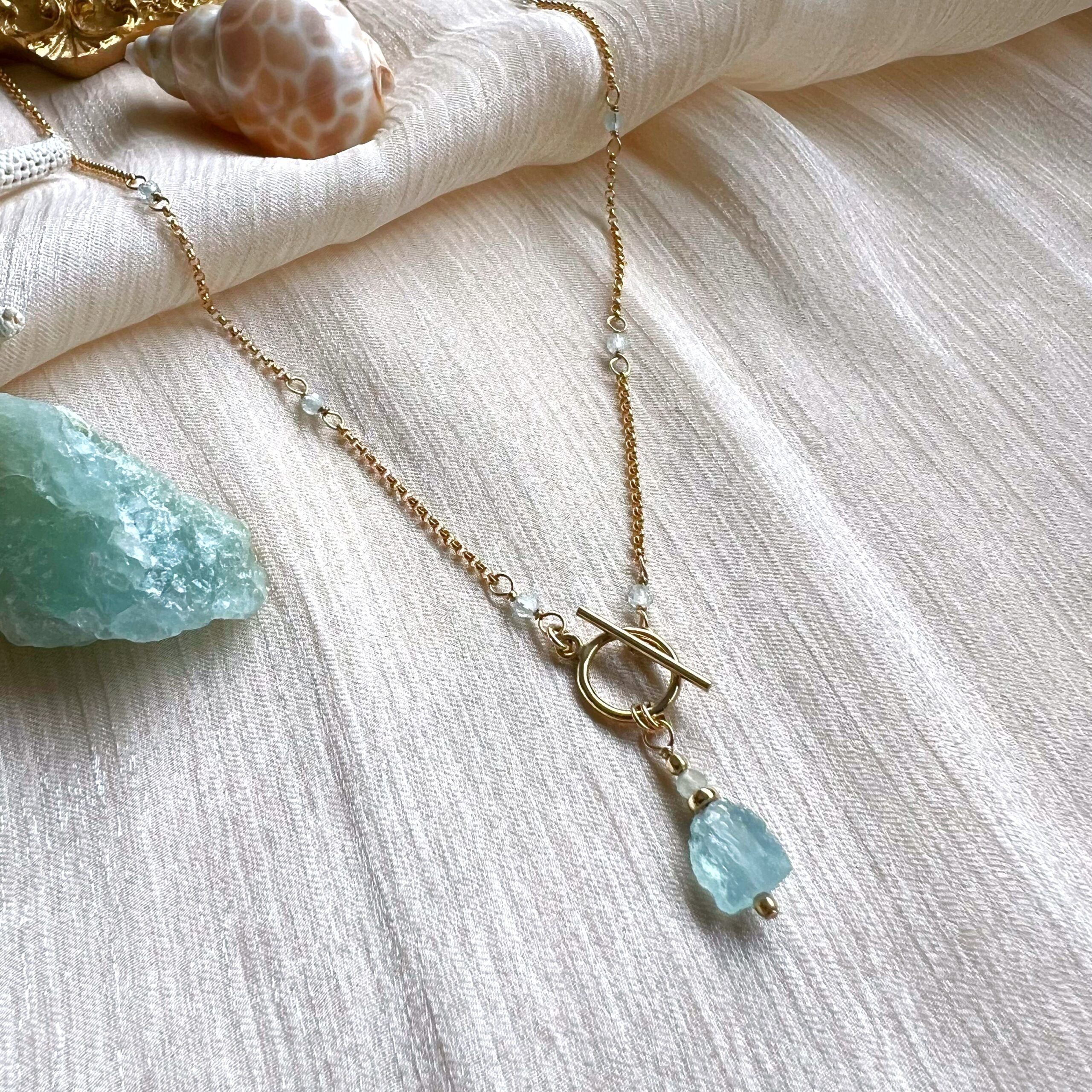 Rough cut aquamarine dainty toggle necklace - Image 3