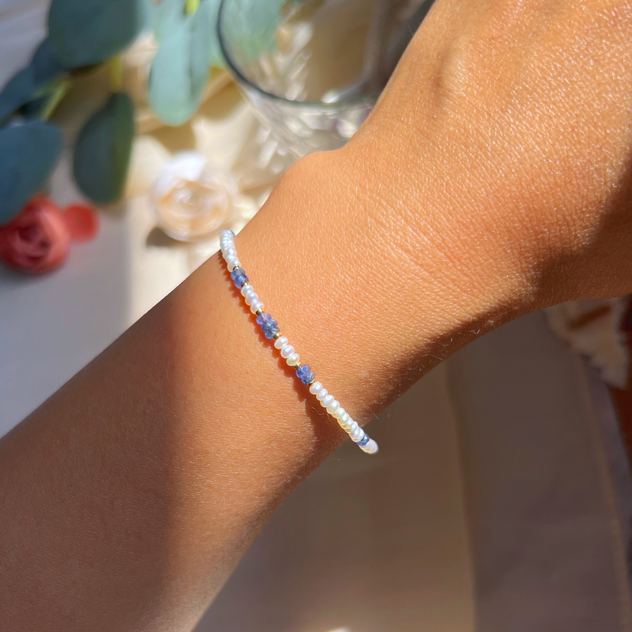 Raw sapphire and tiny white pearl beaded bracelet - Image 4