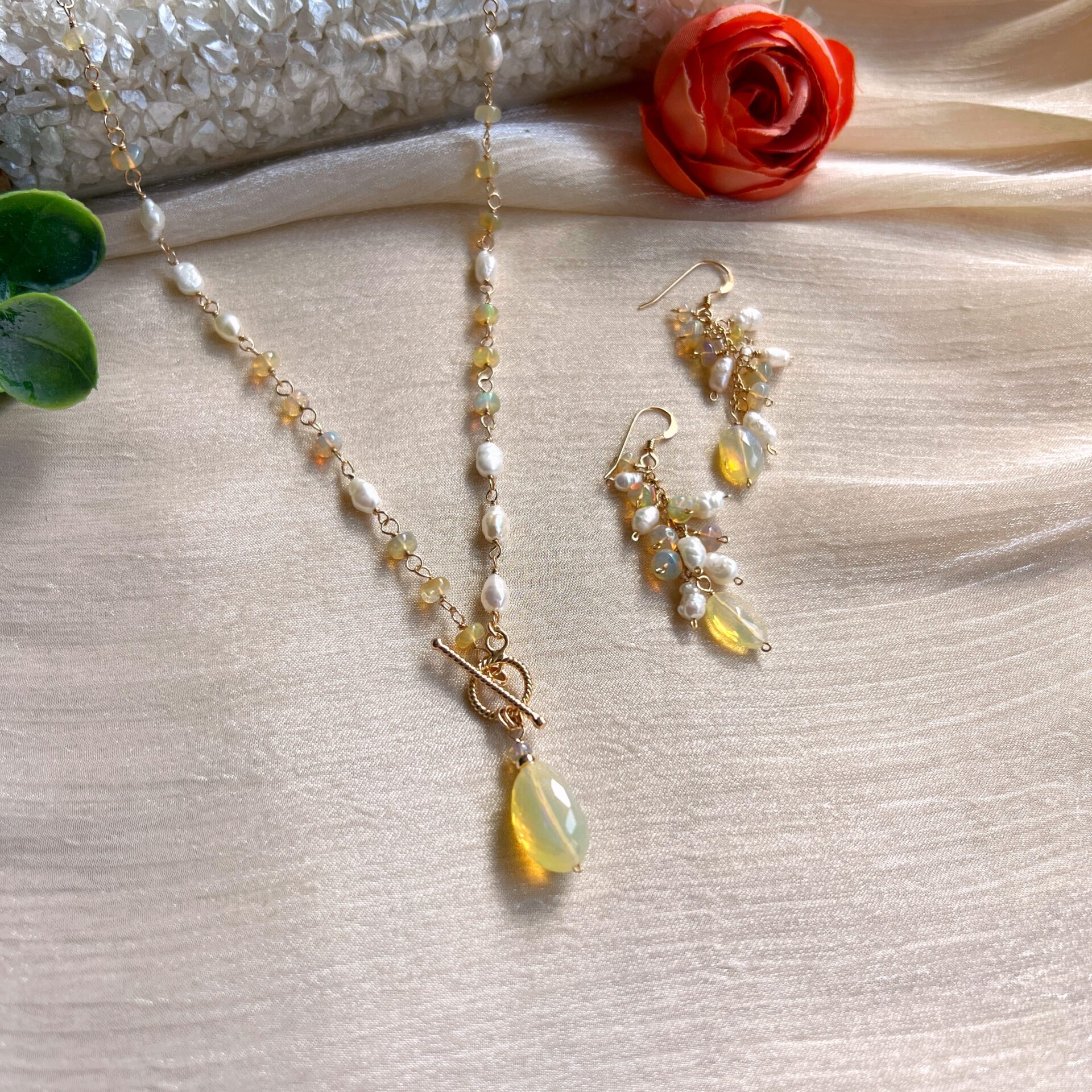 Yellow opal and baroque pearl toggle necklace - Image 4