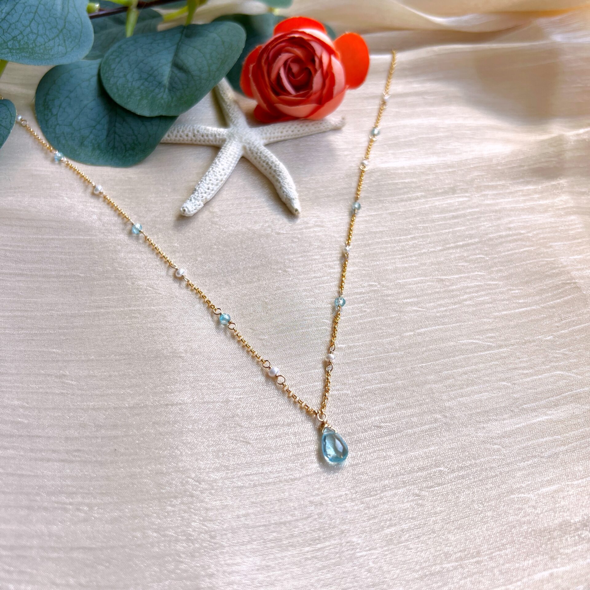 Tear drop blue topaz and tiny pearl necklace - Image 4